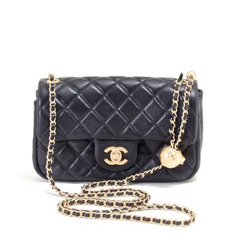 boite cadeau chanel|Cadeau VIP Chanel occasion .